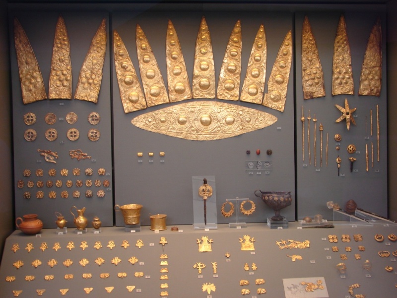 burial gold found on bodies and in tombs.jpg